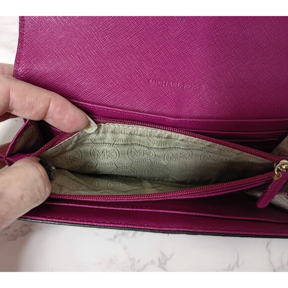 MICHAEL KORS Hamilton Pink Saffiano Wallet - Picture 4 of 7